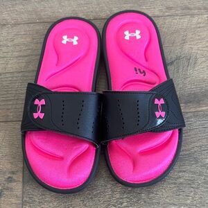 Under Armour Kids Slides Sandals - Black and Vibrant Pink Size 6